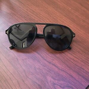 TOM FORD SHADES ONLY WORE ONCE